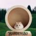 baggrund er skov landskab i front er hamsterhjul med hamster nederst bardensbo logo