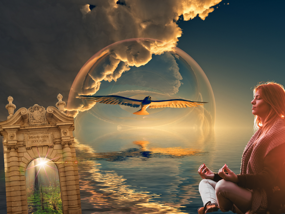 collage med meditation kvinde ørn og portal ind til skov dimension